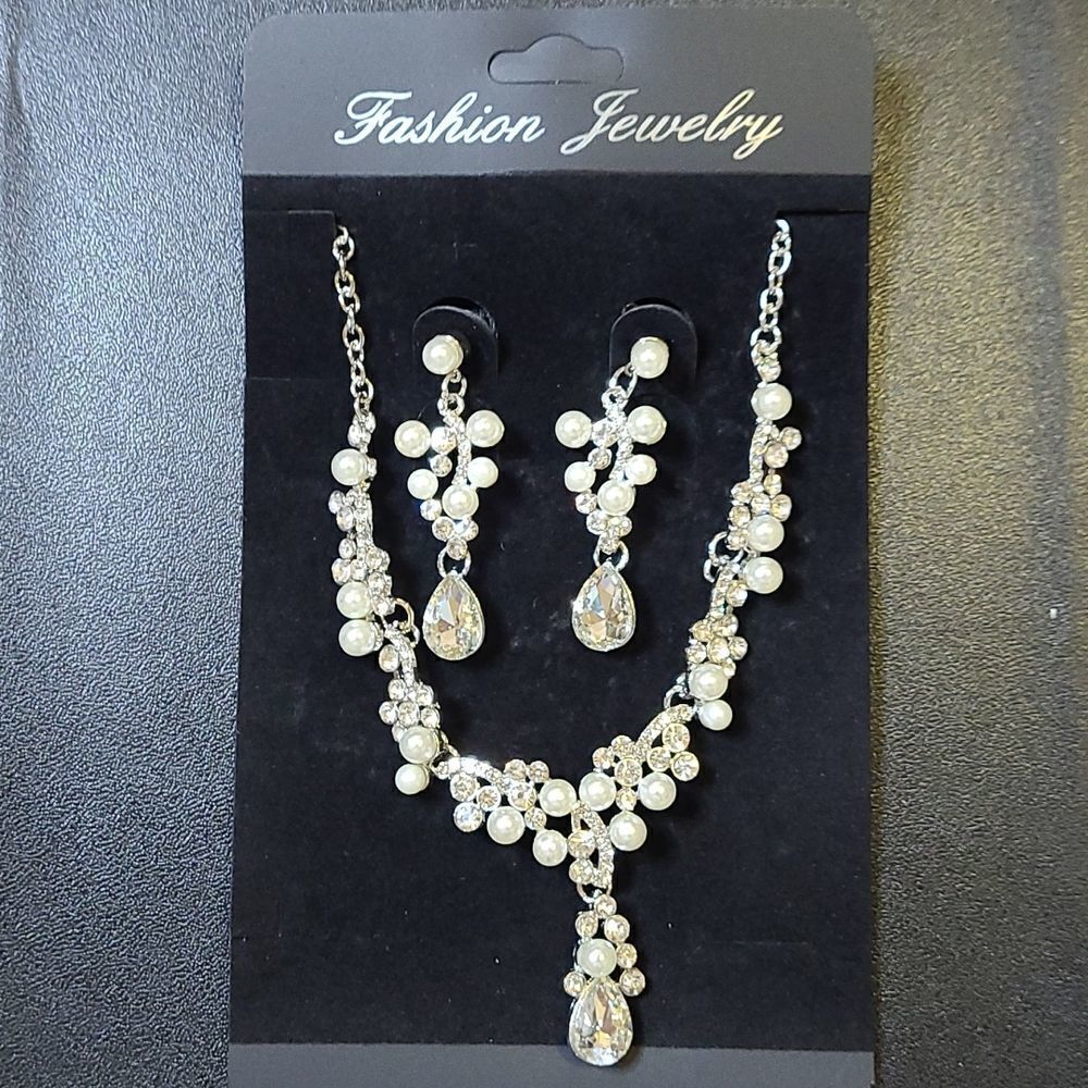 Fashion Jewelry Bridal Set or special occasion. Pearl with diamond accents.